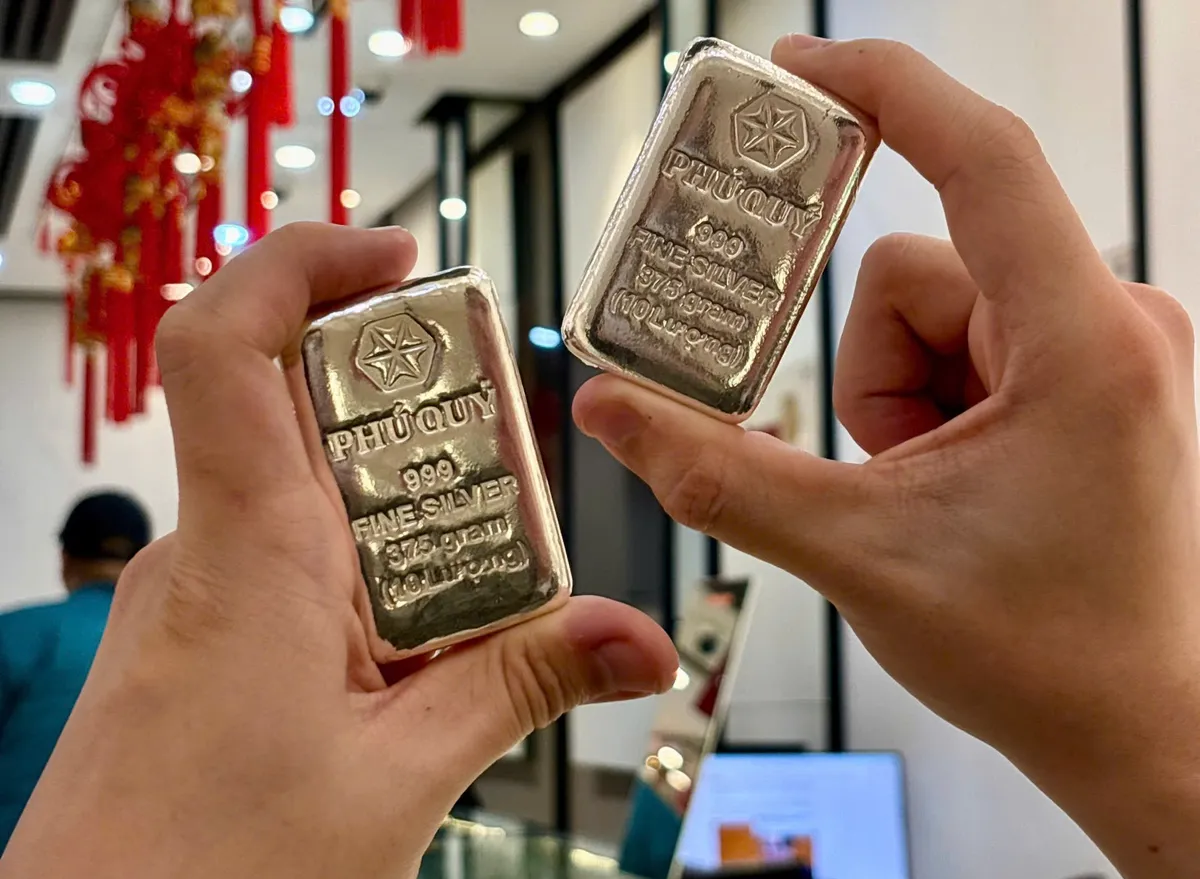 Gi&aacute; bạc tăng vọt, bạc 1 kg vượt mốc 83 triệu đồng- Ảnh 1.