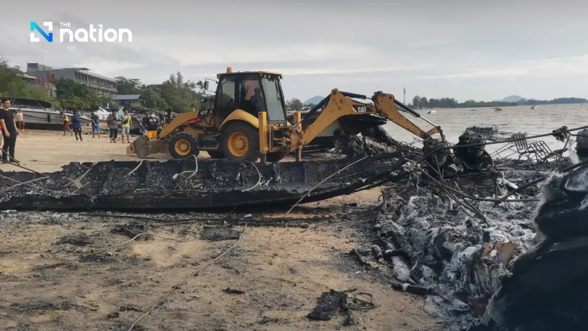 Hơn 20 tàu cao tốc bị thiêu rụi trong vụ hỏa hoạn tại Thái Lan- Ảnh 3. Hơn 20 tàu cao tốc bị thiêu rụi trong vụ hỏa hoạn tại Thái Lan- Ảnh 3.