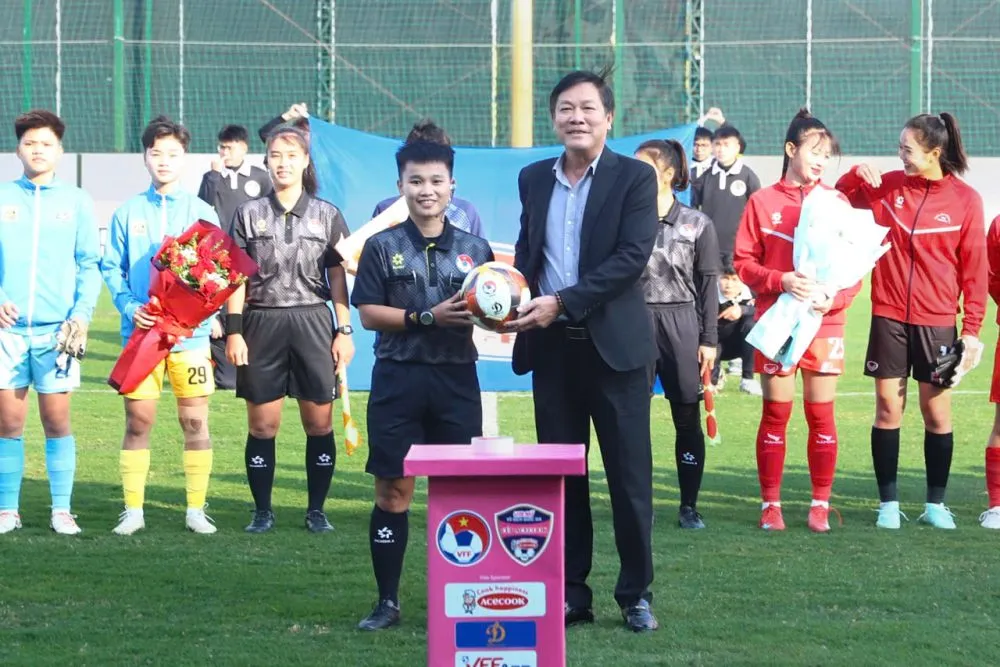 Phong Ph&uacute; H&agrave; Nam gi&agrave;nh trọn 3 điểm trong ng&agrave;y khai mạc Giải b&oacute;ng đ&aacute; Nữ V&ocirc; địch U19 Quốc gia- Ảnh 1.