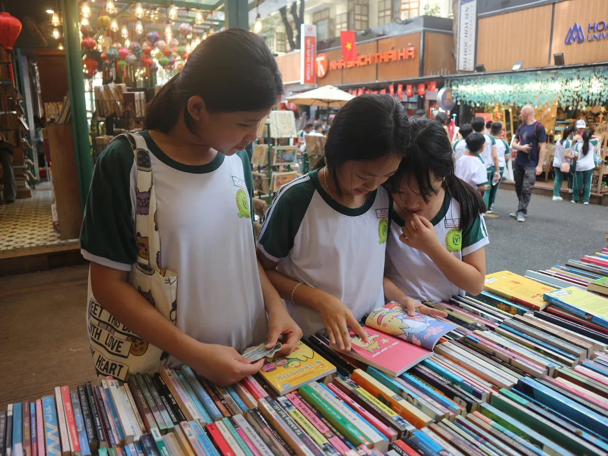 Đường s&aacute;ch TP Hồ Ch&iacute; Minh v&agrave; h&agrave;nh tr&igrave;nh 10 năm lan tỏa c&aacute;c gi&aacute; trị văn h&oacute;a- Ảnh 4.