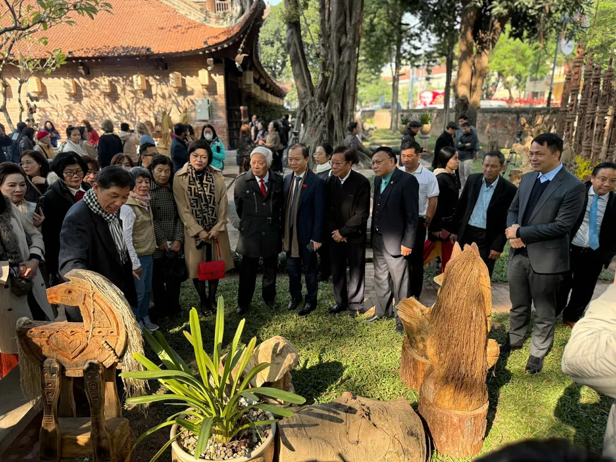 Trưng bày chuyên đề "Ngựa về phố" tại Văn Miếu - Quốc Tử Giám- Ảnh 1. Trưng bày chuyên đề "Ngựa về phố" tại Văn Miếu - Quốc Tử Giám- Ảnh 1.