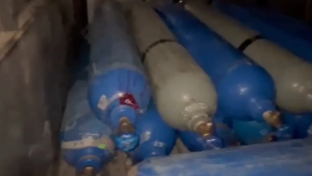 Bắt giữ &ocirc;ng "tr&ugrave;m" thu lợi gần 106 tỷ đồng từ bu&ocirc;n b&aacute;n kh&iacute; cười - Ảnh 5.