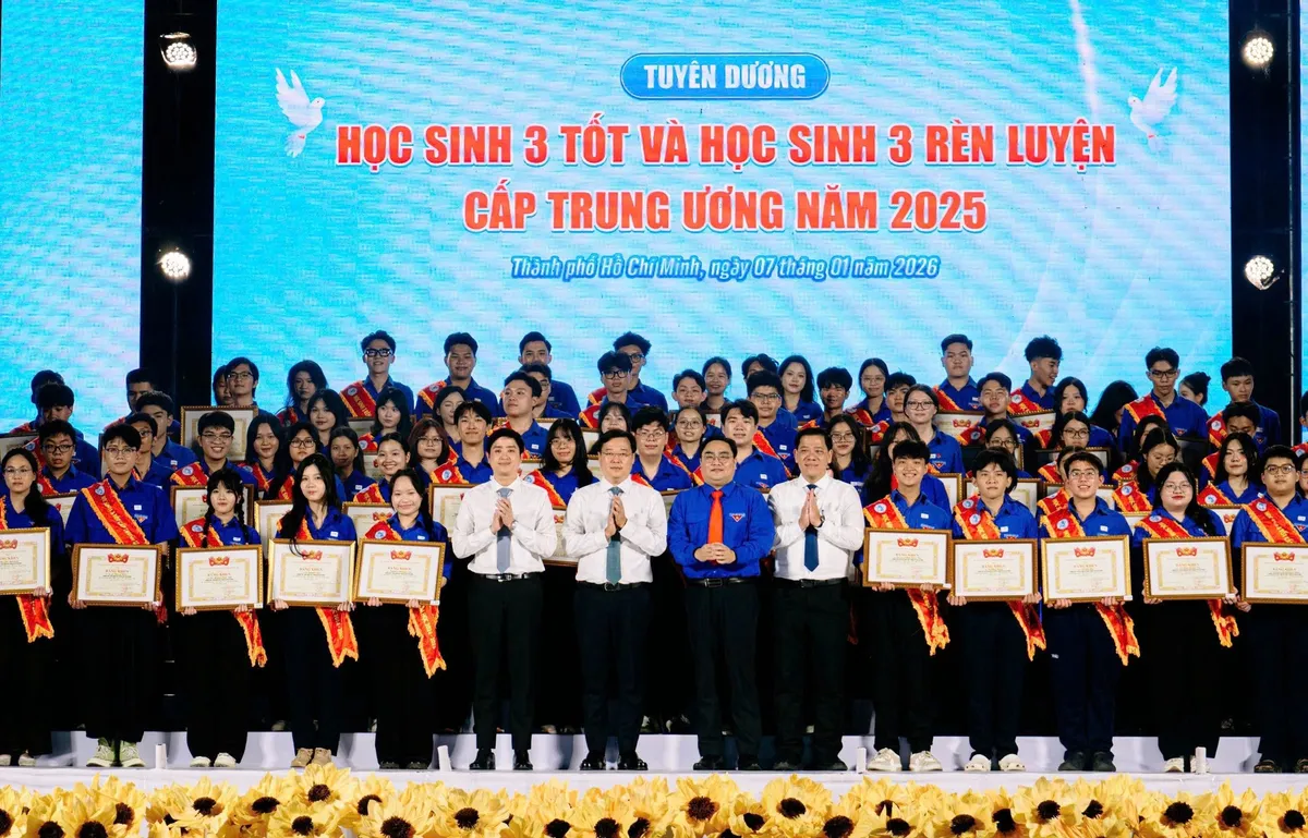 TP Hồ Ch&iacute; Minh kỷ niệm 76 năm Ng&agrave;y truyền thống học sinh, sinh vi&ecirc;n - Ảnh 5.