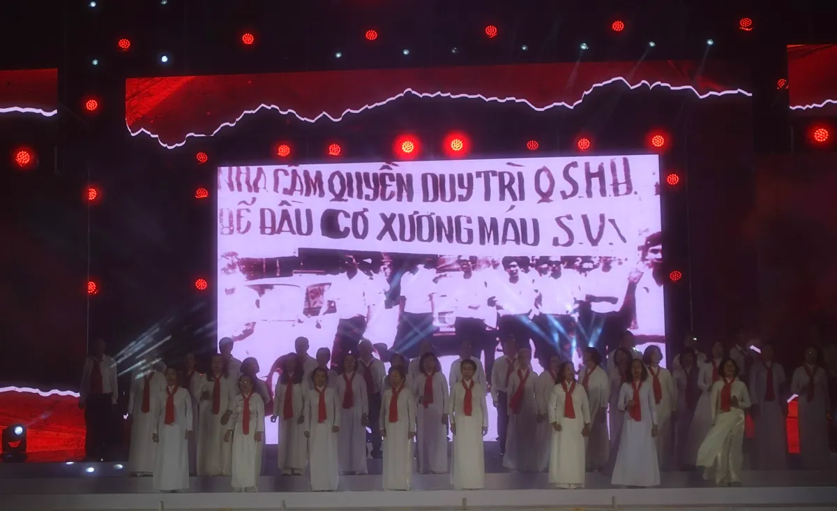 TP Hồ Ch&iacute; Minh kỷ niệm 76 năm Ng&agrave;y truyền thống học sinh, sinh vi&ecirc;n - Ảnh 3.