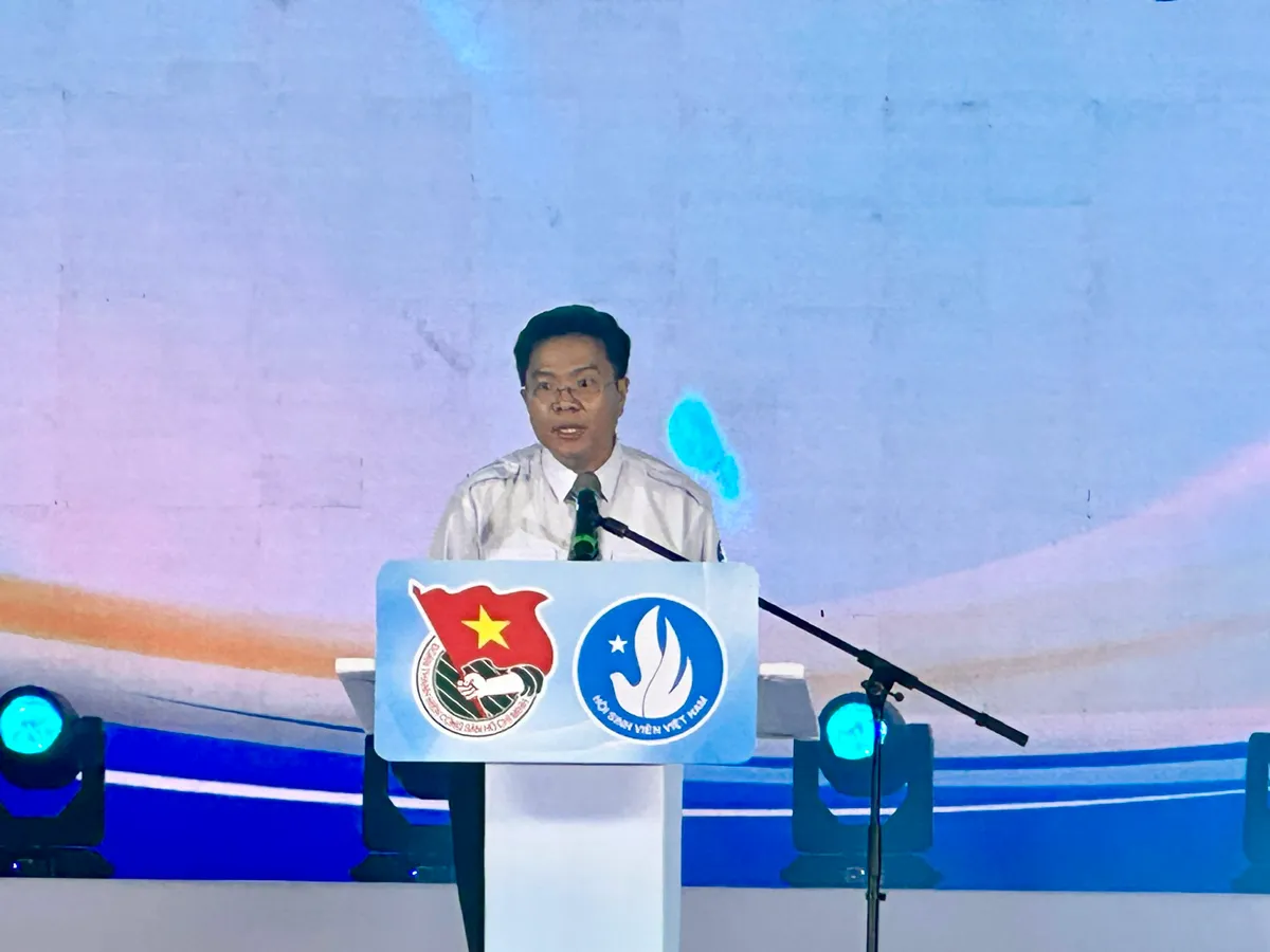 TP Hồ Ch&iacute; Minh kỷ niệm 76 năm Ng&agrave;y truyền thống học sinh, sinh vi&ecirc;n - Ảnh 1.