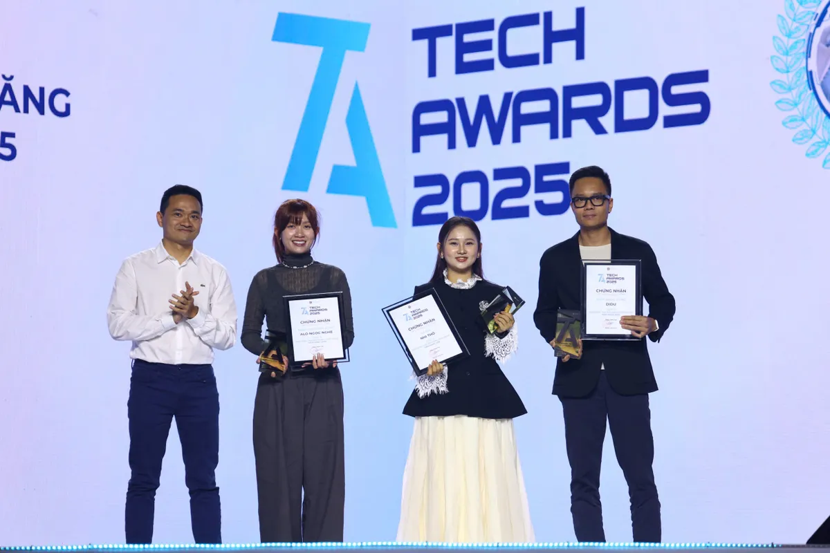 T&ocirc;n vinh c&aacute;c sản phẩm số, thương hiệu c&ocirc;ng nghệ năm 2025 - Ảnh 3.
