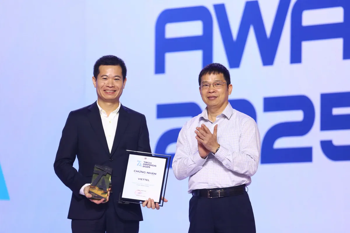 T&ocirc;n vinh c&aacute;c sản phẩm số, thương hiệu c&ocirc;ng nghệ năm 2025 - Ảnh 1.