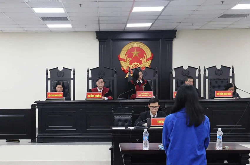 Chiếm đoạt hơn 310 tỷ đồng, cựu Ph&oacute; gi&aacute;m đốc ng&acirc;n h&agrave;ng lĩnh &aacute;n chung th&acirc;n- Ảnh 1.