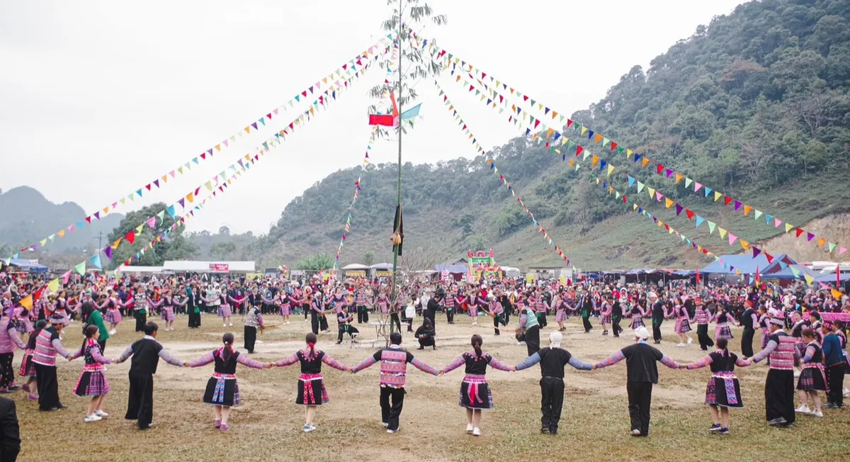 Lễ hội Gầu T&agrave;o: Bản h&ograve;a &acirc;m của n&uacute;i rừng v&agrave; kh&aacute;t vọng người M&ocirc;ng- Ảnh 2.