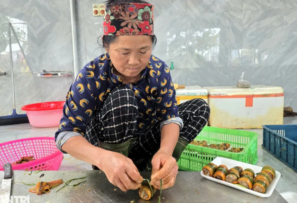 B&iacute; mật gia truyền của người thợ lươn xứ Nghệ: Khi h&agrave;nh tăm v&agrave; nghệ tươi viết n&ecirc;n bản sắc- Ảnh 1.