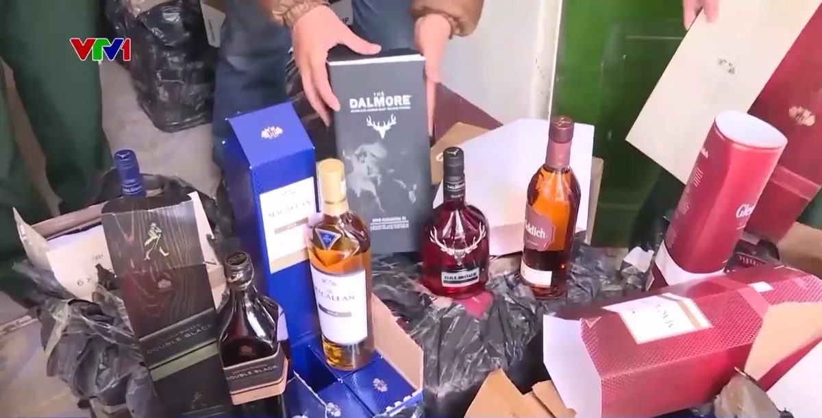 Thách thức hàng lậu cận Tết - Ảnh 1.