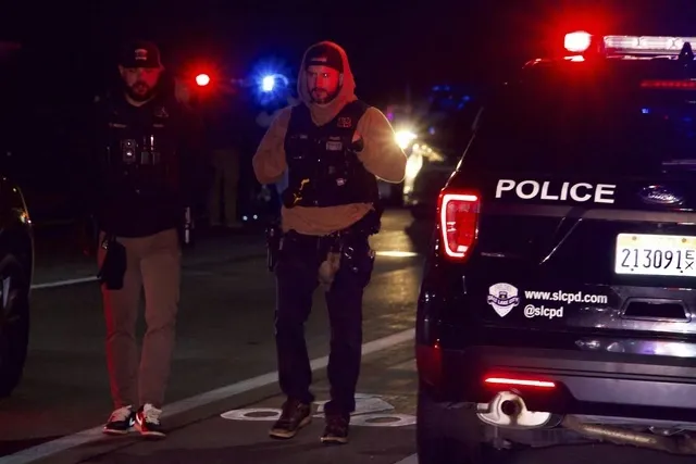 Xả s&uacute;ng h&agrave;ng loạt b&ecirc;n ngo&agrave;i đ&aacute;m tang tại nh&agrave; thờ ở Mỹ- Ảnh 1.