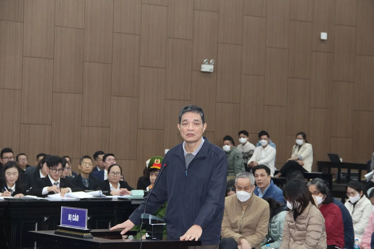 Hai cựu Cục trưởng b&agrave;y tỏ &acirc;n hận trước giờ nghị &aacute;n- Ảnh 2.