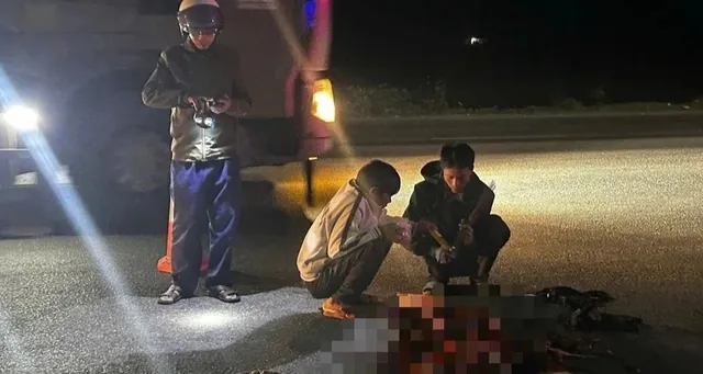 Nh&acirc;n vi&ecirc;n trạm thu ph&iacute; ph&aacute;t hiện thi thể kh&ocirc;ng nguy&ecirc;n vẹn tr&ecirc;n quốc lộ 1A- Ảnh 1.