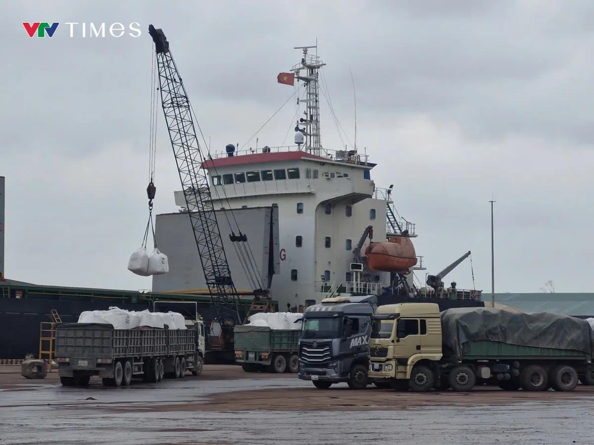 H&agrave; Tĩnh: Cảng quốc tế L&agrave;o - Việt quyết t&acirc;m bứt ph&aacute; ngay từ những ng&agrave;y đầu năm - Ảnh 3.