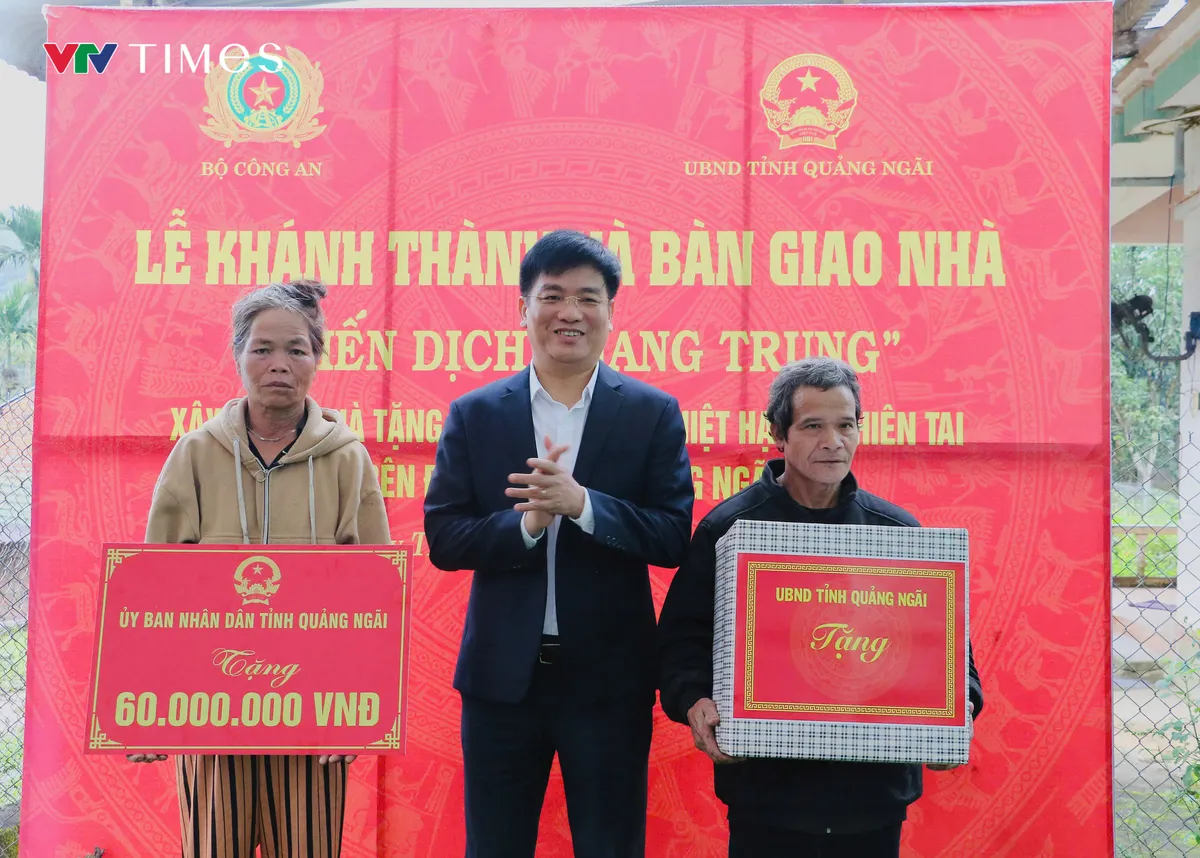 Quảng Ng&atilde;i: Niềm vui v&ocirc; bờ khi nhận nh&agrave; mới trong 'Chiến dịch Quang Trung' - Ảnh 4.