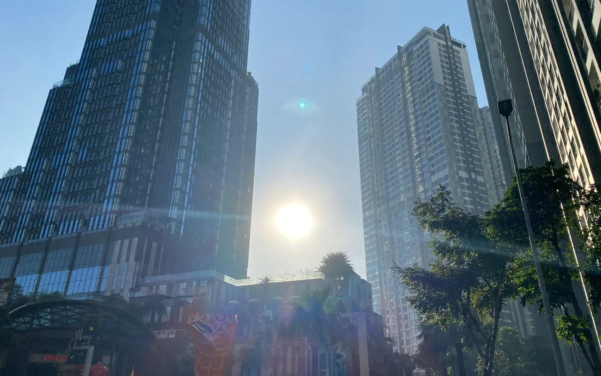 Sáng lạnh giá, trưa nắng nóng - nhiệt độ tại TP Hồ Chí Minh những ngày gần đây có mức chênh lệch trong một ngày rất lớn. Ảnh: Tuấn Nguyễn