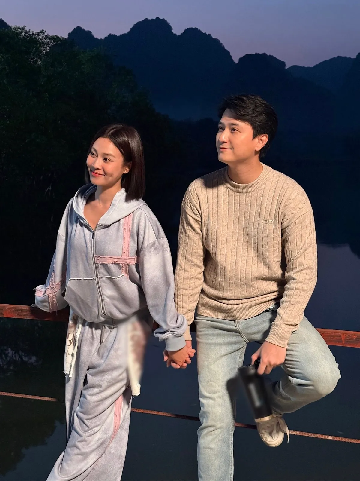 C&aacute;ch em 1 milimet: B&aacute;ch - T&uacute; ngọt ng&agrave;o ở hậu trường- Ảnh 5.