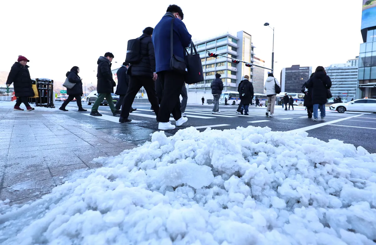 Tuyết rơi d&agrave;y v&agrave; r&eacute;t đậm bao tr&ugrave;m H&agrave;n Quốc- Ảnh 2.