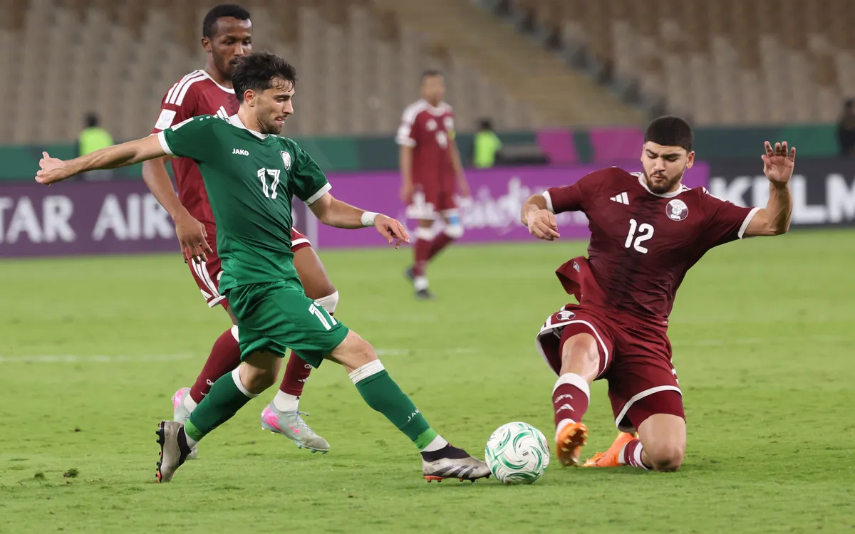 U23 Syria (xanh) đã có một trận đấu đầy nỗ lực trước U23 Qatar và được hưởng "quả ngọt" chiến thắng ở những phút cuối cùng (Ảnh: AFC).