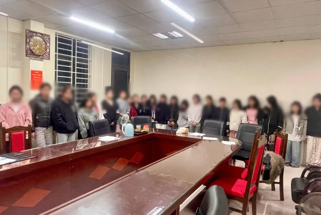 Đường d&acirc;y mua b&aacute;n người dưới 16 tuổi n&uacute;p b&oacute;ng karaoke, massage - Ảnh 2.