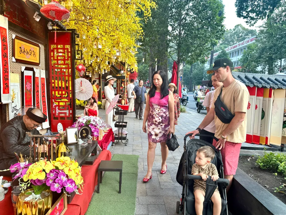 Lễ hội Tết Việt 2026: Gìn giữ truyền thống, lan tỏa khí thế siêu đô thị- Ảnh 2. Lễ hội Tết Việt 2026: Gìn giữ truyền thống, lan tỏa khí thế siêu đô thị- Ảnh 2.