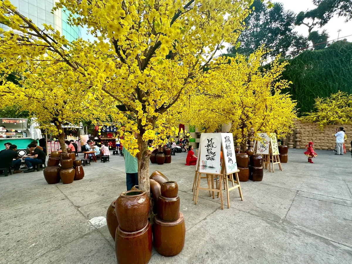 Lễ hội Tết Việt 2026: Gìn giữ truyền thống, lan tỏa khí thế siêu đô thị- Ảnh 3. Lễ hội Tết Việt 2026: Gìn giữ truyền thống, lan tỏa khí thế siêu đô thị- Ảnh 3.