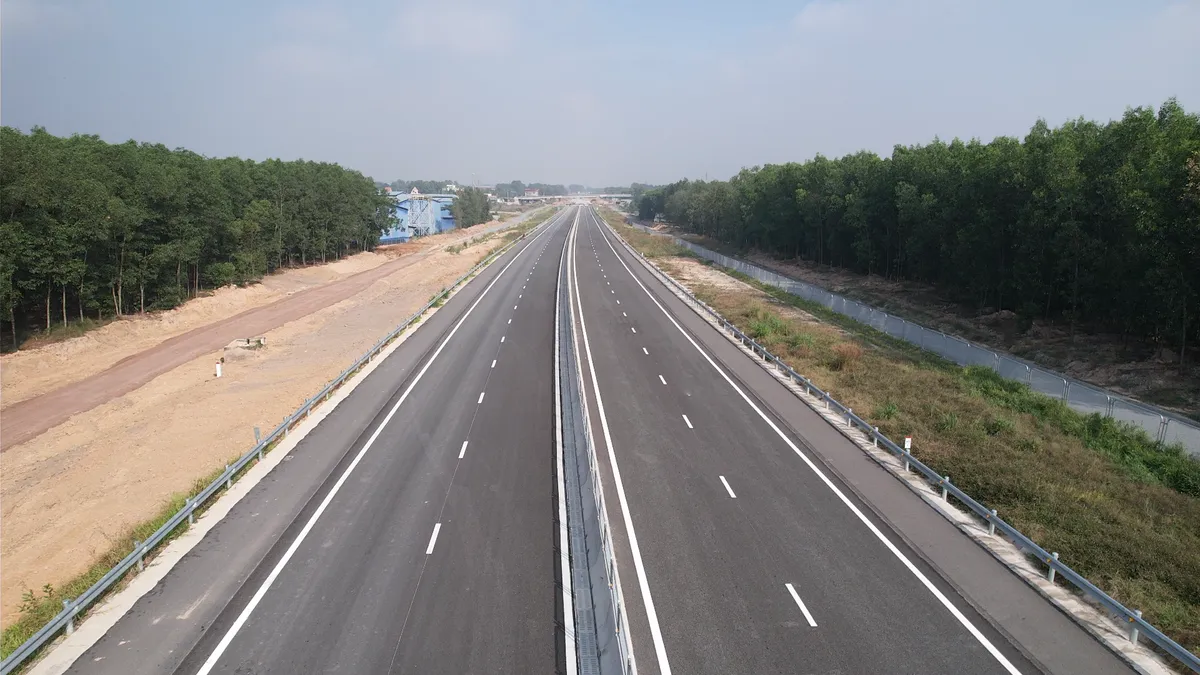 Yêu cầu tăng tốc cao tốc Biên Hòa – Vũng Tàu, ưu tiên thông xe hơn 30km trước Tết Âm lịch- Ảnh 3. Yêu cầu tăng tốc cao tốc Biên Hòa – Vũng Tàu, ưu tiên thông xe hơn 30km trước Tết Âm lịch- Ảnh 3.