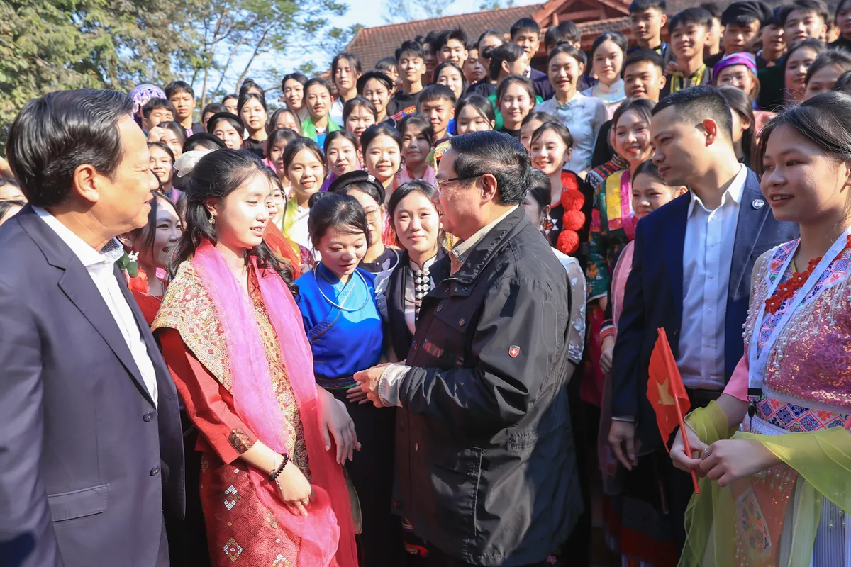 Thủ tướng dự khởi công 3 ngôi trường của “tình dân tộc, nghĩa đồng bào”- Ảnh 14. Thủ tướng dự khởi công 3 ngôi trường của “tình dân tộc, nghĩa đồng bào”- Ảnh 14.