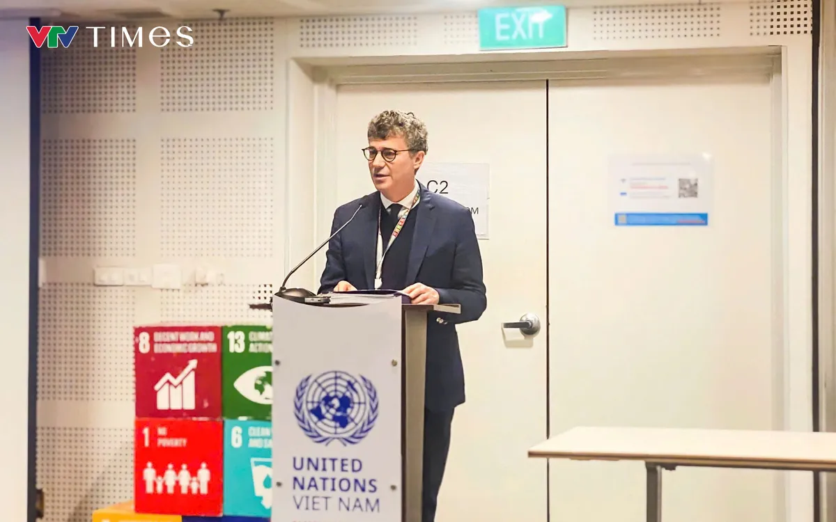 Ông Jonathan Baker, Trưởng Đại diện UNESCO tại Việt Nam phát biểu khai mạc tọa đàm. (Ảnh: Ngọc Khương).

