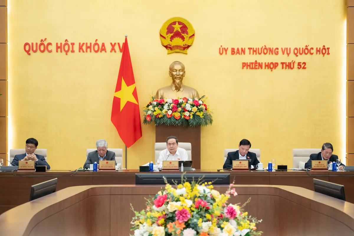 Phi&ecirc;n họp thứ 53 của Ủy ban Thường vụ Quốc hội diễn ra ng&agrave;y 12/1 - Ảnh 1.