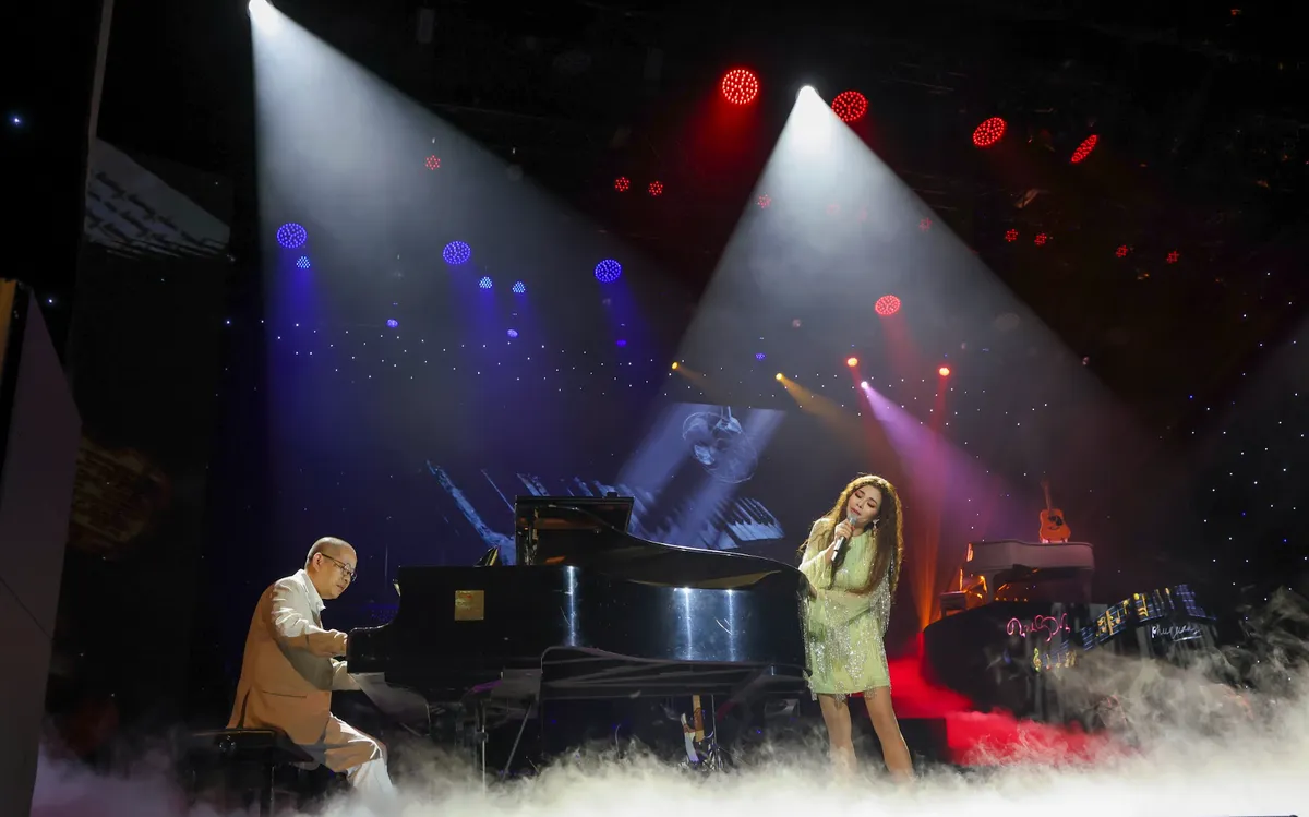 Ngọc Anh 3A, Hồng Nhung thăng hoa khi h&aacute;t nhạc Trịnh C&ocirc;ng Sơn - Ph&uacute; Quang  - Ảnh 4.