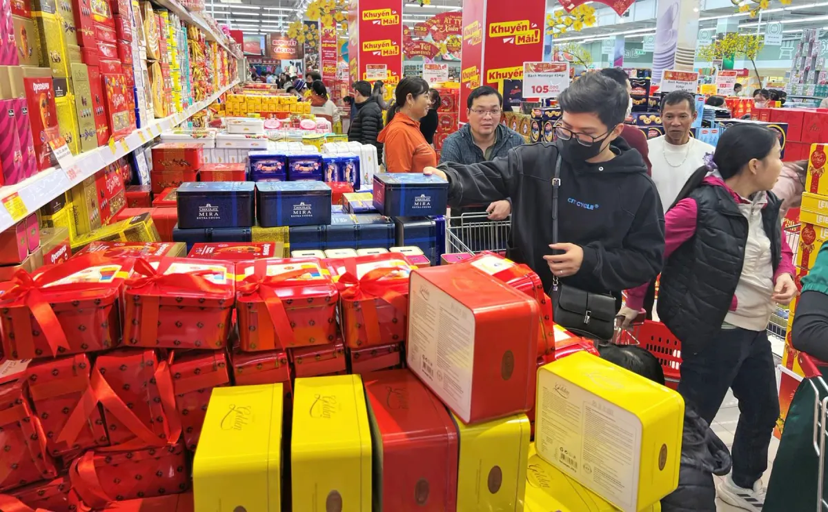 H&agrave;ng Việt chiếm ưu thế tr&ecirc;n thị trường Tết 2026, si&ecirc;u thị đẩy mạnh dự trữ v&agrave; khuyến mại- Ảnh 1.