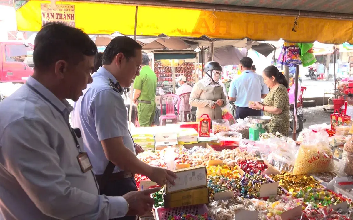 Bộ C&ocirc;ng Thương kiểm tra b&igrave;nh ổn thị trường Tết 2026 - Ảnh 1.