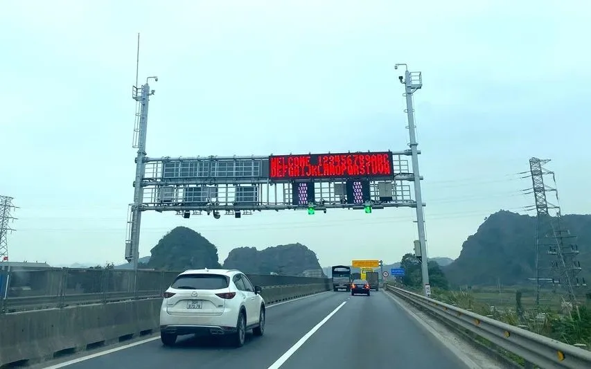 Hệ thống ITS trên cao tốc Mai Sơn - quốc lộ 45 đã cơ bản hoàn thành lắp đặt thiết bị và đang vận hành thử nghiệm
