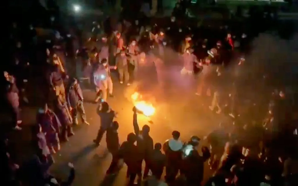 Làn sóng biểu tình tại Iran tiếp tục leo thang bất chấp sự trấn áp của chính quyền (Ảnh: AP)