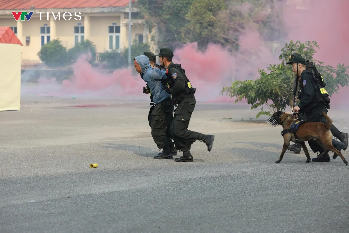 Cảnh s&aacute;t đặc nhiệm Ph&uacute; Thọ sẵn s&agrave;ng bảo đảm an ninh Đại hội XIV của Đảng - Ảnh 2.