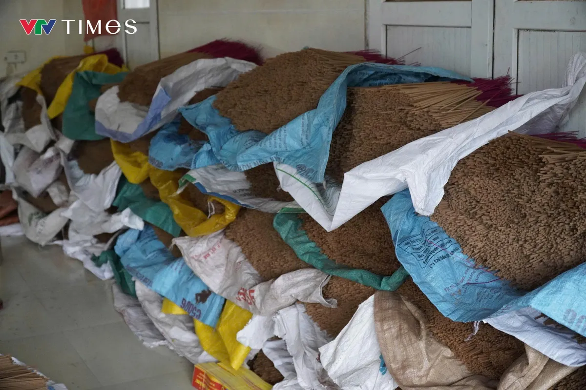 L&agrave;ng hương trăm năm xứ Nghệ tất bật &ldquo;xuất ngoại&rdquo; dịp Tết - Ảnh 1.