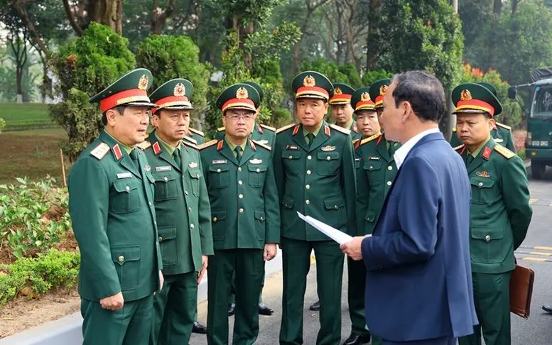 Thượng tướng Lê Huy Vịnh kiểm tra tại Trung tâm Hội nghị Quốc gia. Ảnh: Cổng TTĐT Bộ Quốc phòng