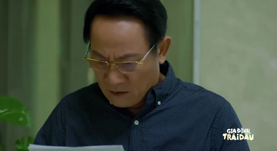 Gia đình trái dấu - Tập 19: Vợ ông Phi chết lặng trước kết quả xét nghiệm ADN - Ảnh 1.