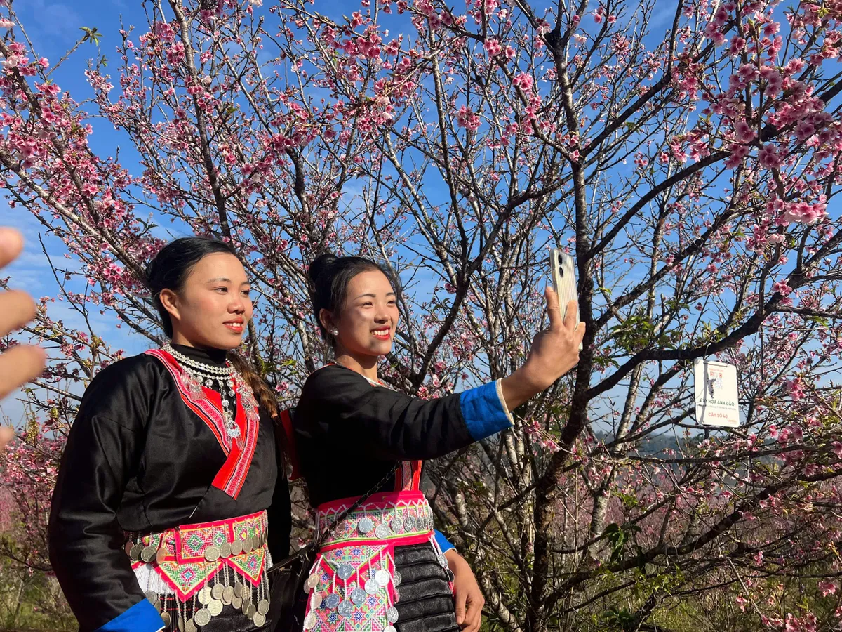 Khoảnh khắc đẹp tuần qua (5-11/1): Khi niềm tin v&agrave; sự sống được tiếp th&ecirc;m - Ảnh 6.