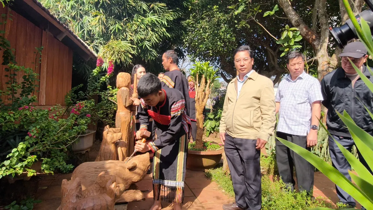 Bu&ocirc;n Tong Jũ - Ea Kao xin ch&agrave;o: Một bu&ocirc;n l&agrave;ng kể chuyện m&igrave;nh tr&ecirc;n nền tảng số - Ảnh 2.