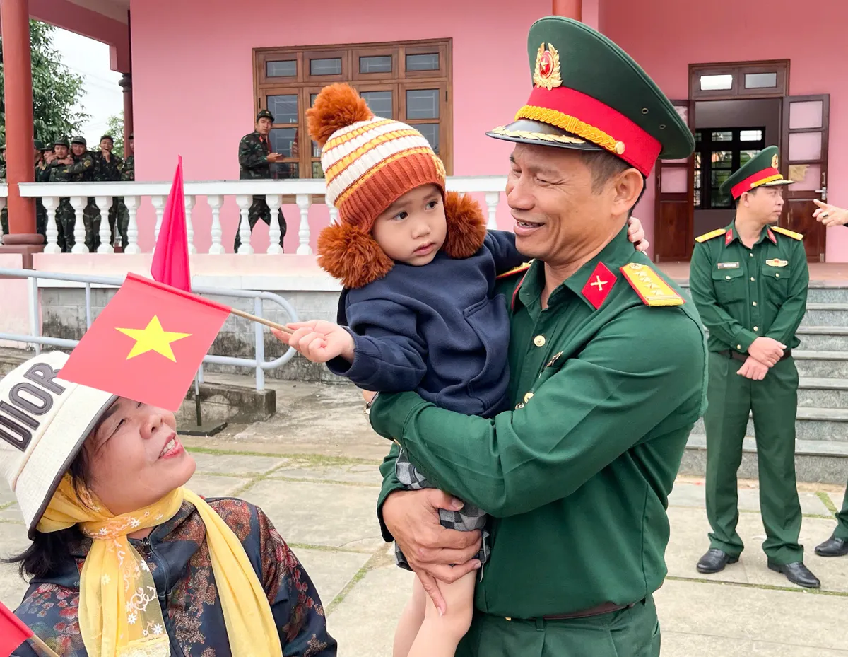 &ldquo;Chiến dịch Quang Trung&rdquo; - khi những m&aacute;i nh&agrave; mới đ&aacute;nh thức m&ugrave;a xu&acirc;n nơi v&ugrave;ng lũ - Ảnh 2.