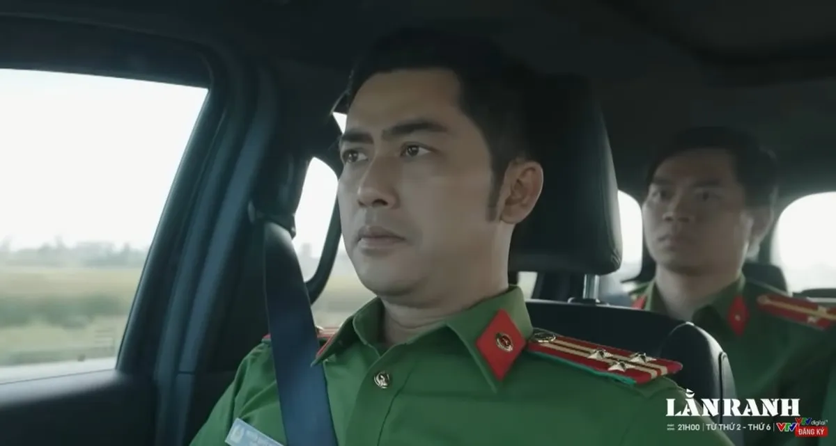 Lằn ranh - Tập 51: &Ocirc;ng S&aacute;ch thử l&ograve;ng Triển, Thiệu bị v&acirc;y bắt - Ảnh 4.