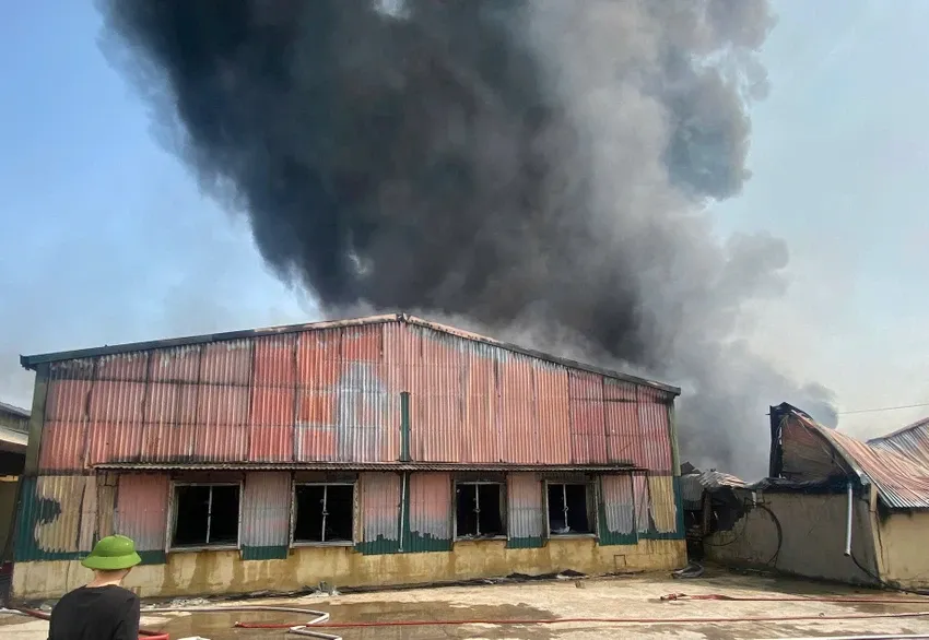 Ch&aacute;y xưởng lao động dạy nghề trong trại giam Quảng Ninh  - Ảnh 1.