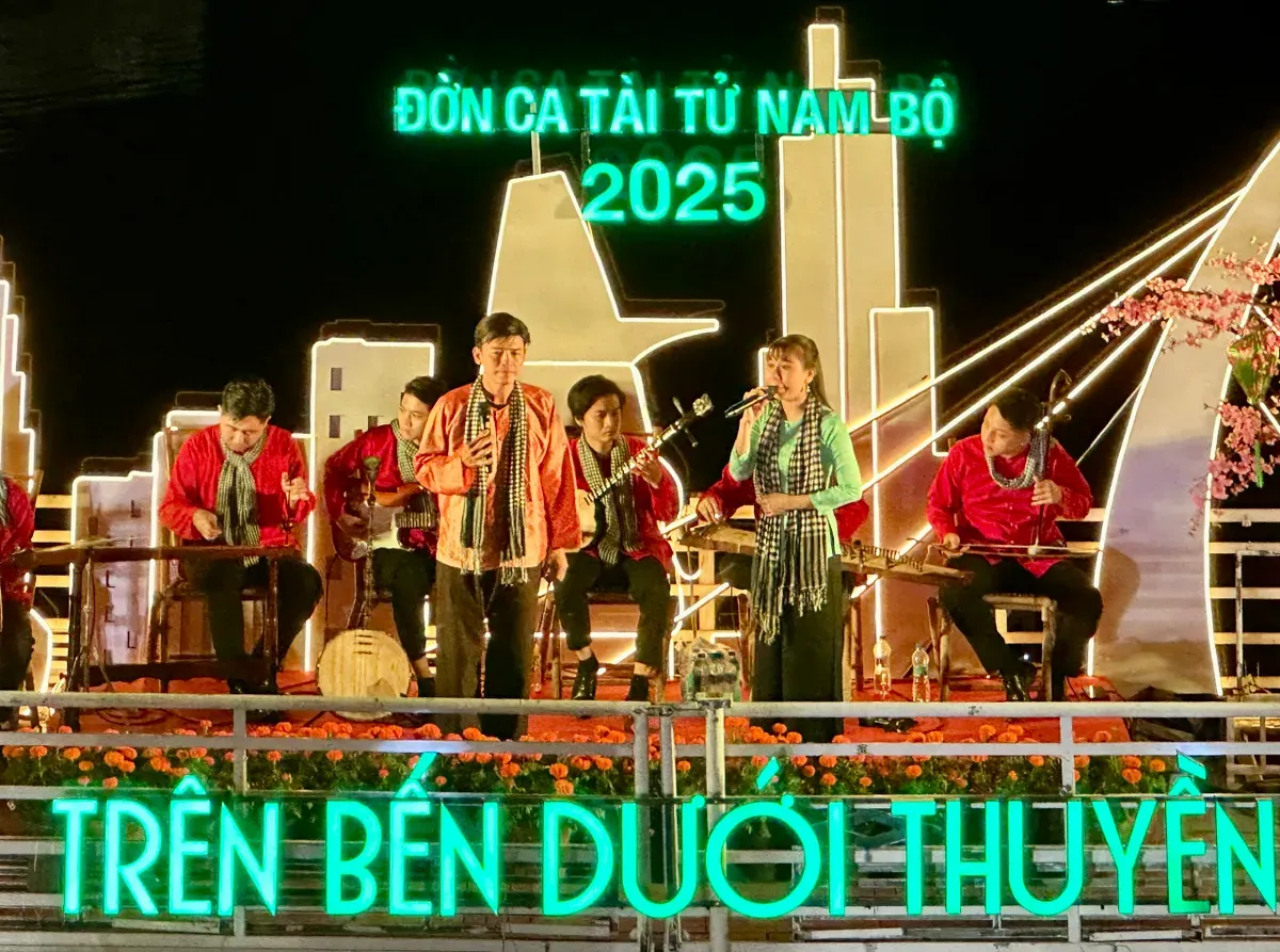 Chợ hoa xu&acirc;n &ldquo;Tr&ecirc;n bến dưới thuyền&rdquo; Tết B&iacute;nh Ngọ sẽ k&eacute;o d&agrave;i 2 tuần - Ảnh 1.