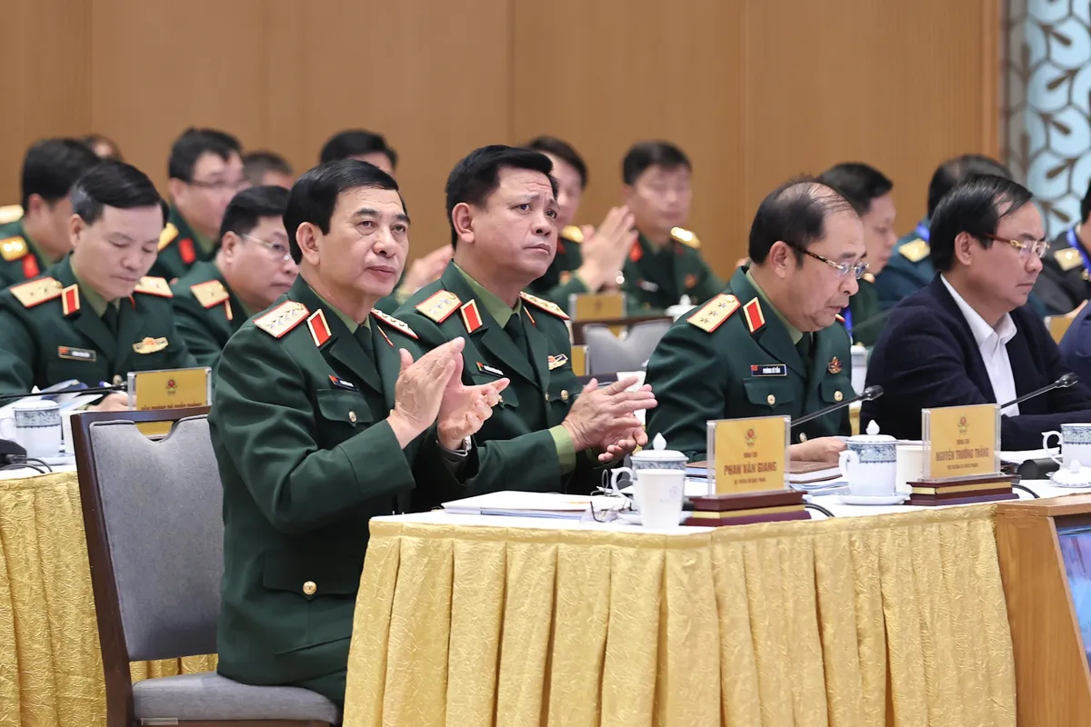 Thủ tướng: Cơ bản làm sạch ô nhiễm bom mìn vào thời điểm kỷ niệm 100 năm Quốc khánh - Ảnh 2.