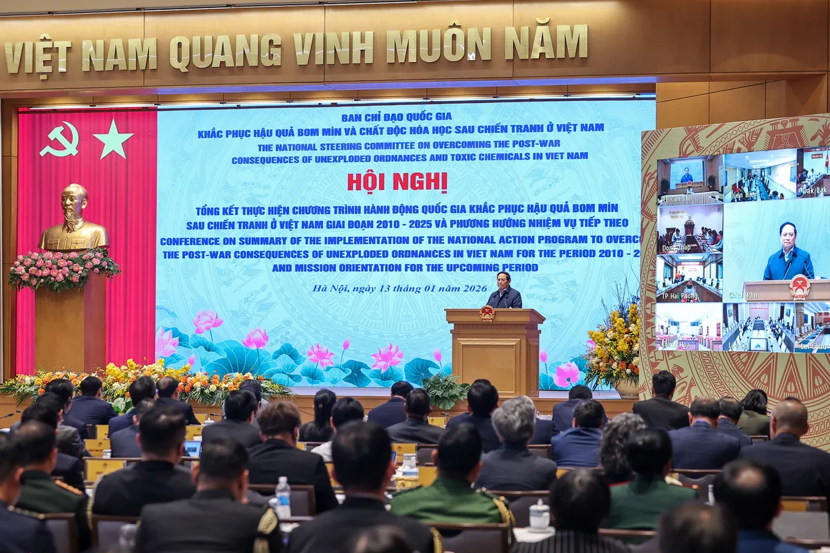 Thủ tướng: Cơ bản làm sạch ô nhiễm bom mìn vào thời điểm kỷ niệm 100 năm Quốc khánh - Ảnh 10.