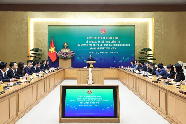 Thủ tướng Phạm Minh Ch&iacute;nh l&agrave;m việc với Ban Chấp h&agrave;nh Đo&agrave;n Thanh ni&ecirc;n Ch&iacute;nh phủ- Ảnh 1.