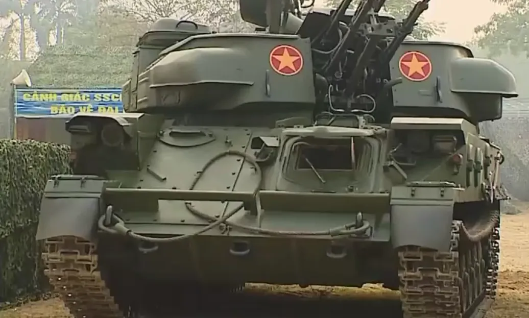 Bảo vệ vững chắc bầu trời Thủ đ&ocirc; trong dịp Đại hội Đảng to&agrave;n quốc - Ảnh 2.